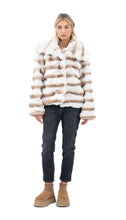 Učitajte sliku u preglednik galerije, Kratka bunda s prugastim uzorkom