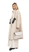Učitajte sliku u preglednik galerije, Elegantna duga bunda s modernim detaljima