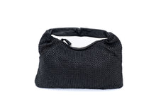 Učitajte sliku u preglednik galerije, Pletena torba od prirodne kože u crnoj boji
