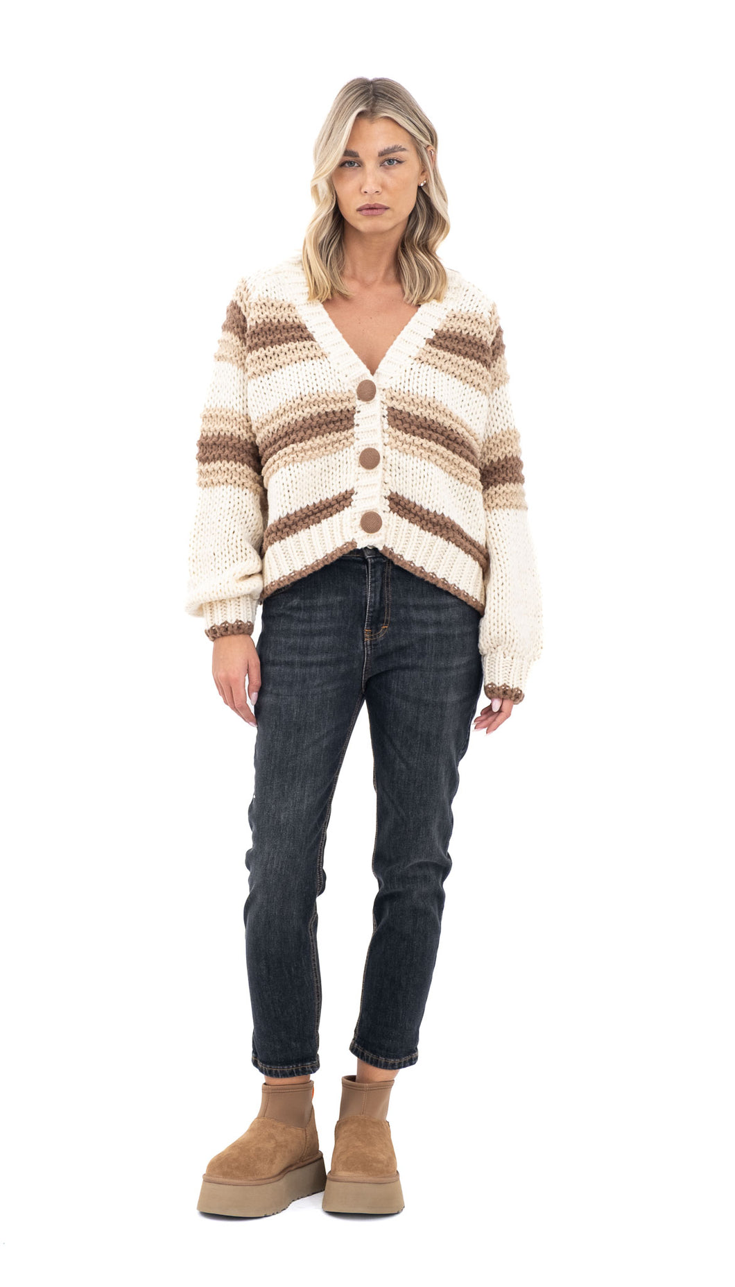 Tamni jeans klasičnog kroja