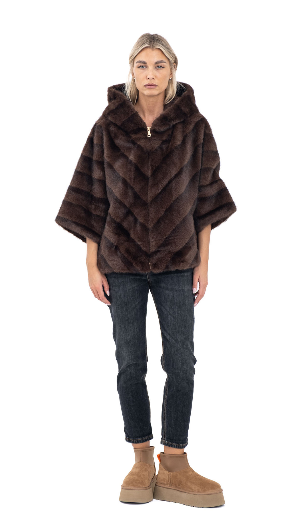 Kratka bunda s kapuljačom i širokim rukavima u tamnosmeđoj nijansi