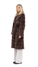 Učitajte sliku u preglednik galerije, Duga smeđa bunda od umjetnog krzna
