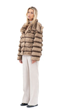 Učitajte sliku u preglednik galerije, Karamel bunda od umjetnog krzna s ovratnikom

