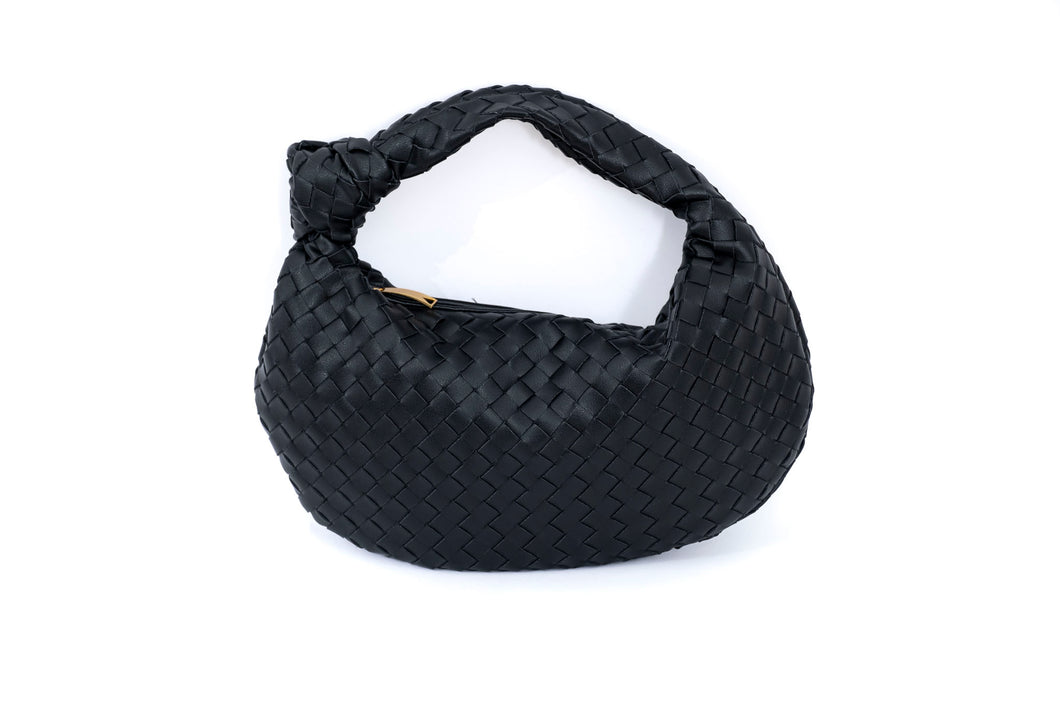 Pletena torba od prirodne kože u crnoj boji